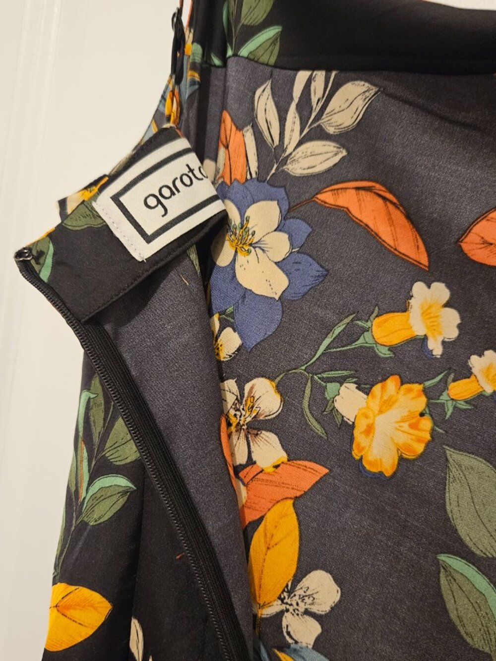 Garota Black Floral Satin Midi Dress Size XS — Cowl Neck / Side Ruche - Picture 7 of 10